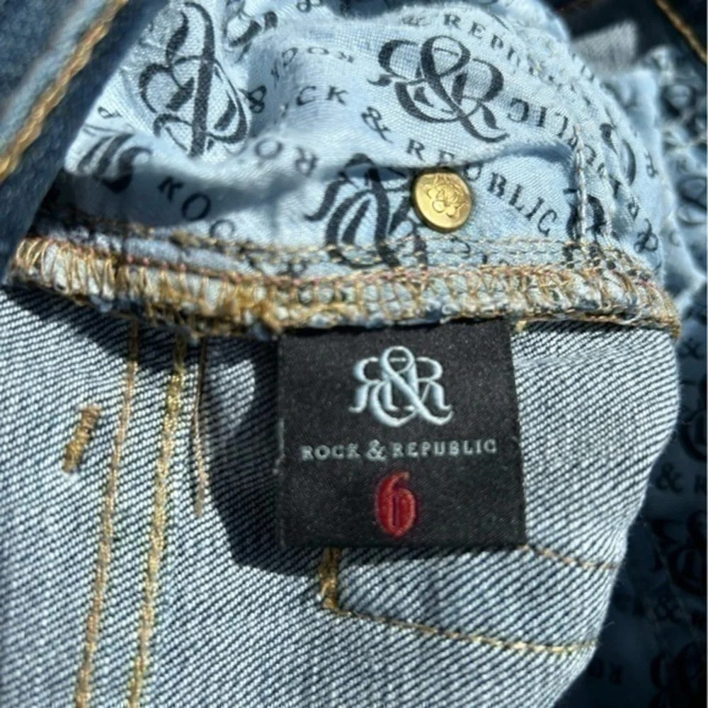 β¨Rock & Republic blue jeans π 6 - Picture 11 of 11
